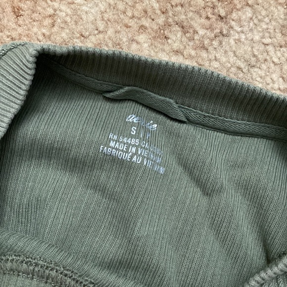 Aerie matching crewneck and shorts set - Picture 4 of 5